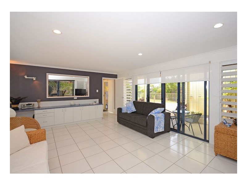 15 Lakeside Drive, Burrum Heads QLD 4659