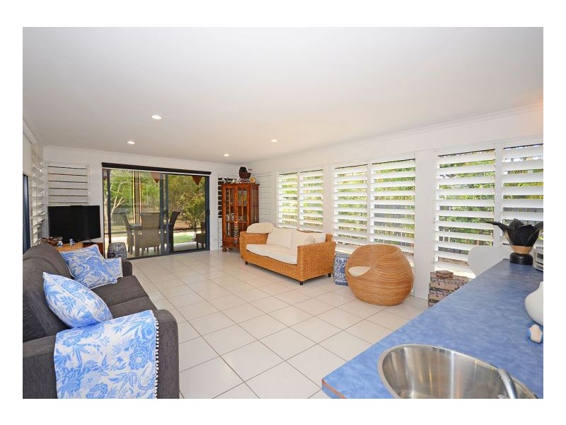 15 Lakeside Drive, Burrum Heads QLD 4659