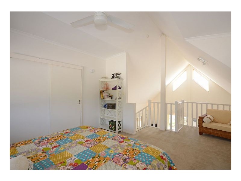 15 Lakeside Drive, Burrum Heads QLD 4659