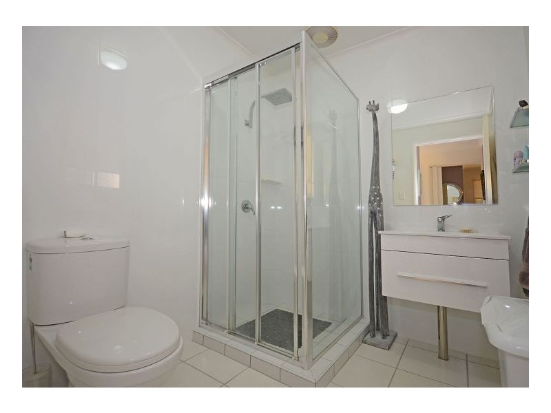 15 Lakeside Drive, Burrum Heads QLD 4659