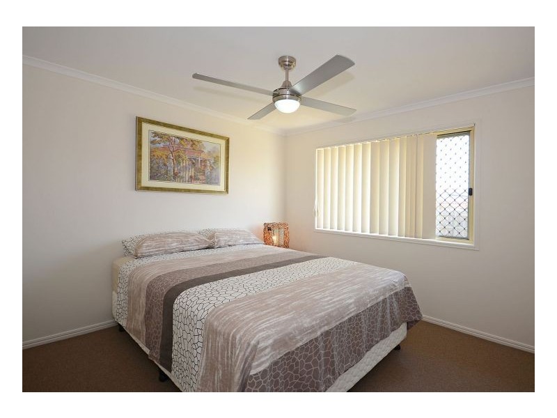 2/4 Jade Ct, Urangan QLD 4655