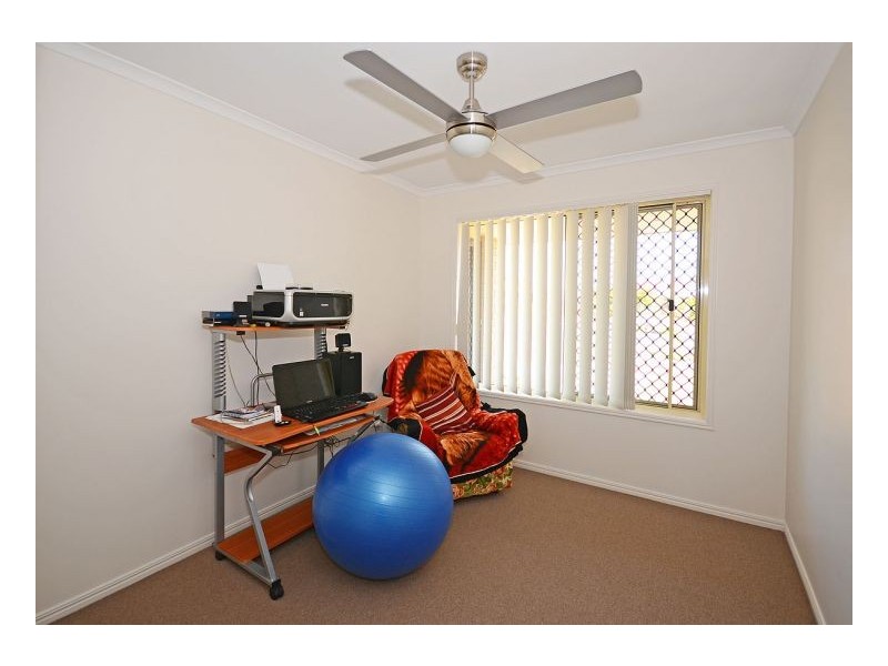 2/4 Jade Ct, Urangan QLD 4655