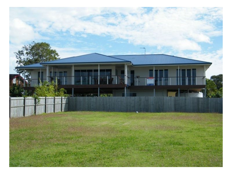 1A Bell Street, Point Vernon QLD 4655