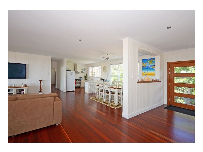 1A Bell Street, Point Vernon QLD 4655
