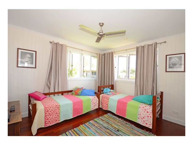 1A Bell Street, Point Vernon QLD 4655