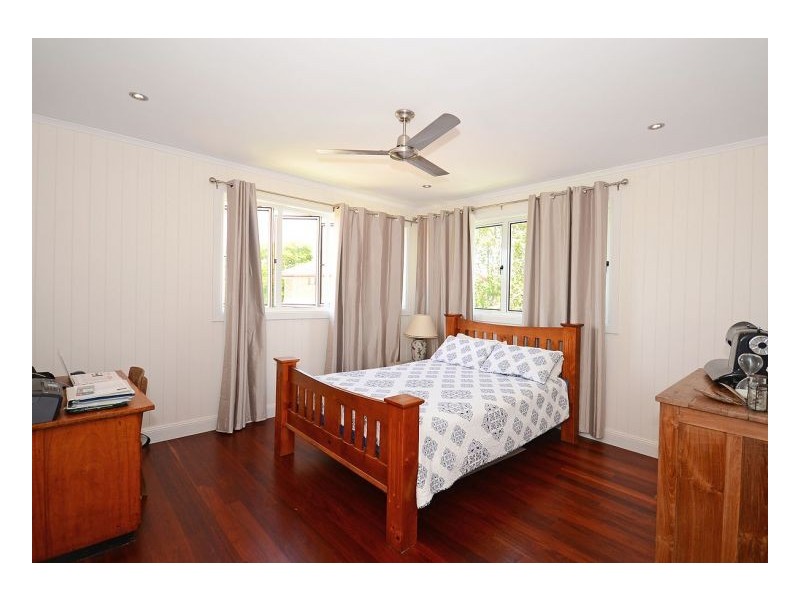 1A Bell Street, Point Vernon QLD 4655