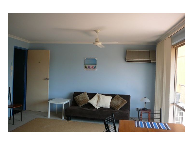 18 383 Esplanade, Torquay QLD 4655