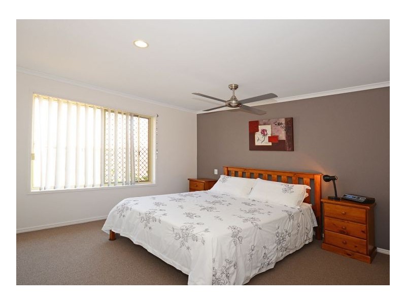 2/4 Jade Court, Urangan QLD 4655