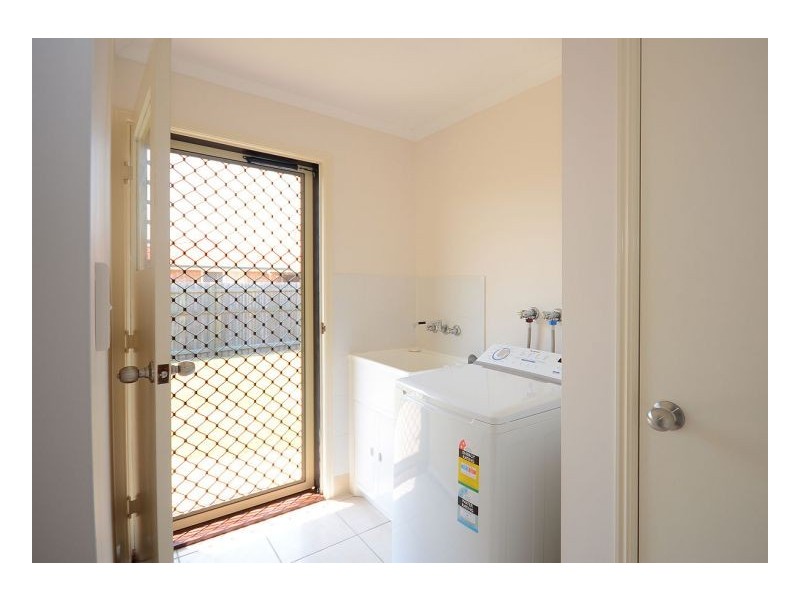 2/4 Jade Court, Urangan QLD 4655