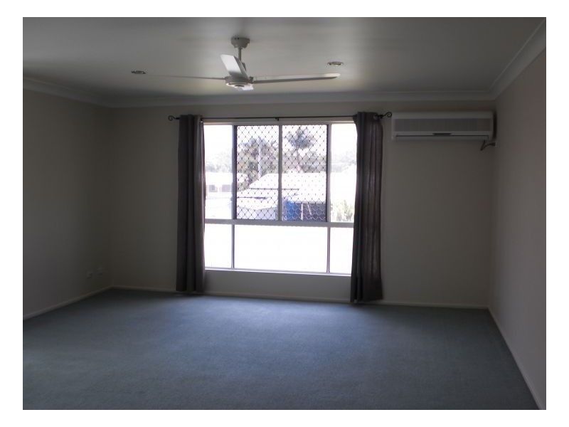 2/11 Wedge Street, Urraween QLD 4655