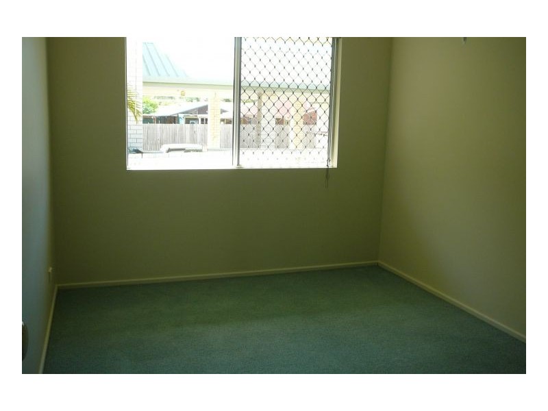 2/11 Wedge Street, Urraween QLD 4655