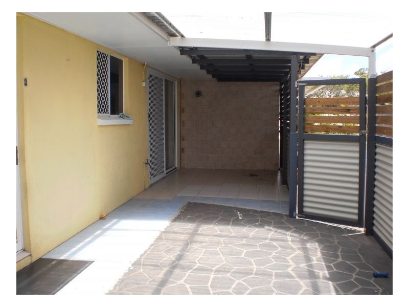 2/11 Wedge Street, Urraween QLD 4655