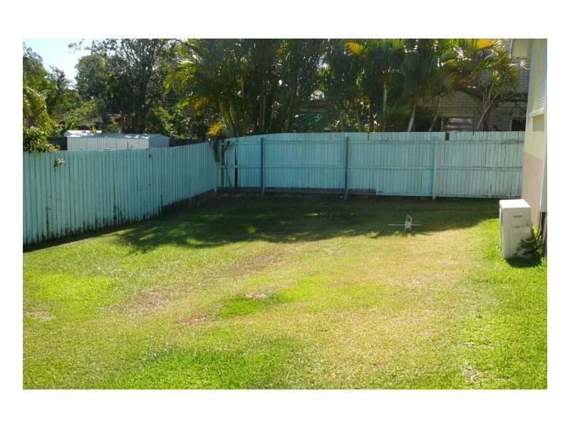 2/11 Wedge Street, Urraween QLD 4655