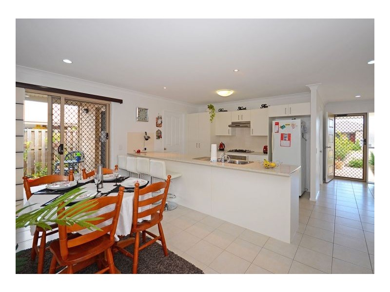 8 Forrest Court, Urraween QLD 4655