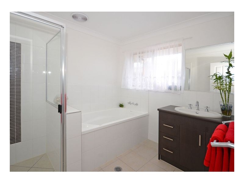 8 Forrest Court, Urraween QLD 4655