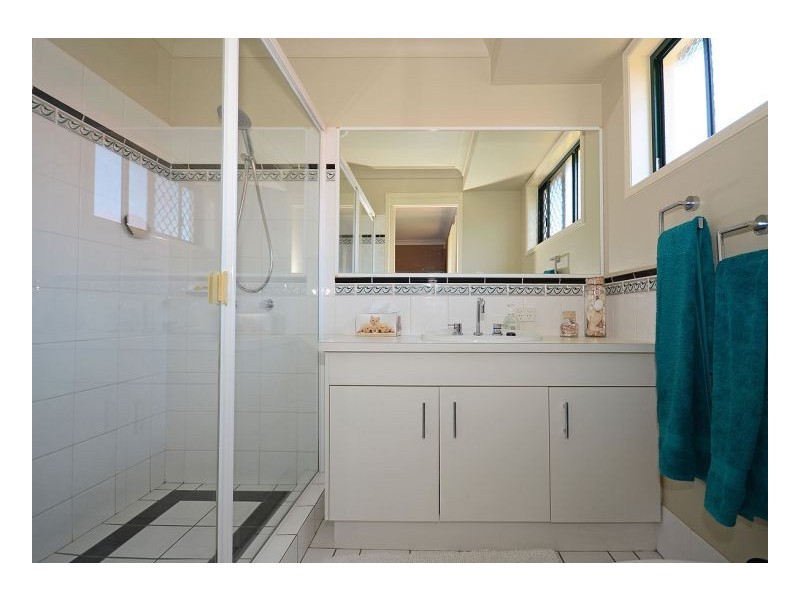 2 Macbel Court, Torquay QLD 4655