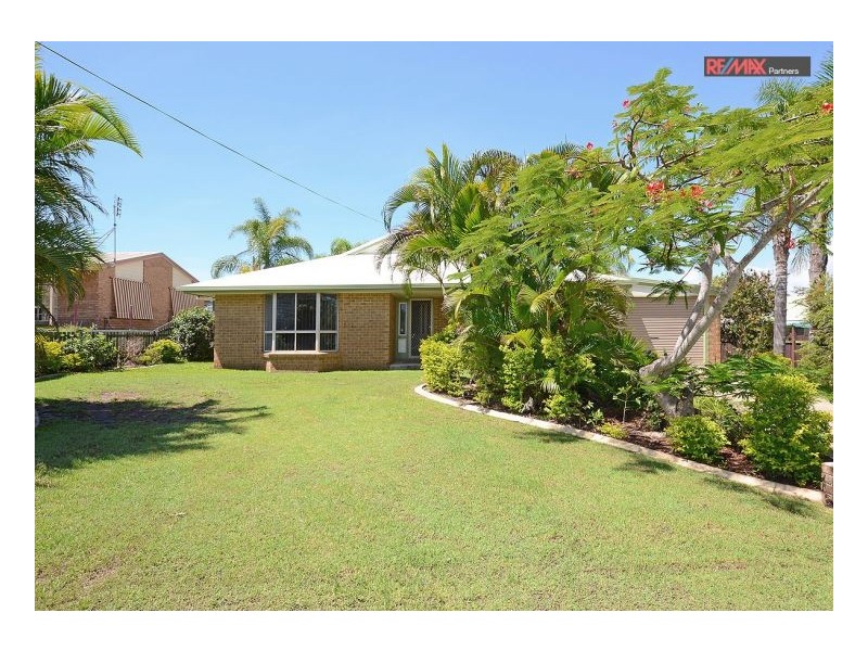 17 Debra Court, Urangan QLD 4655