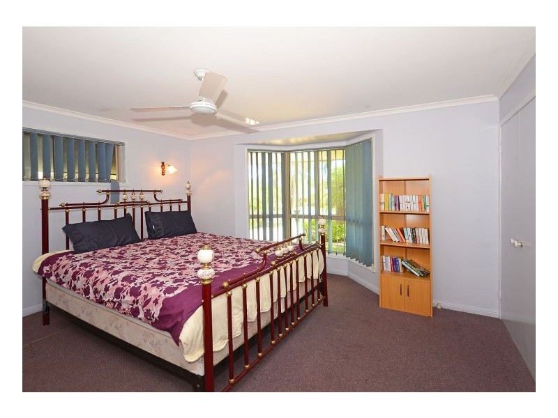 17 Debra Court, Urangan QLD 4655