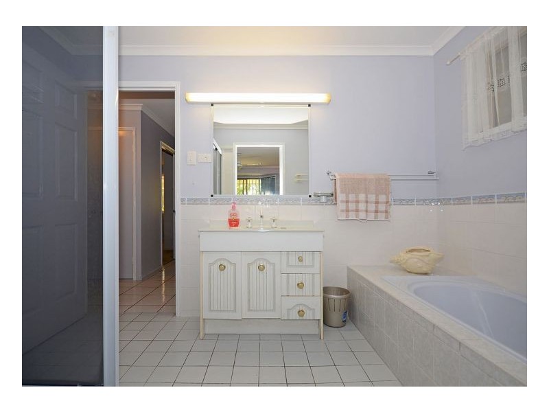 17 Debra Court, Urangan QLD 4655