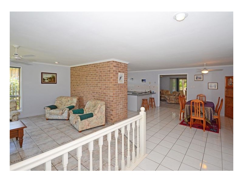 17 Debra Court, Urangan QLD 4655