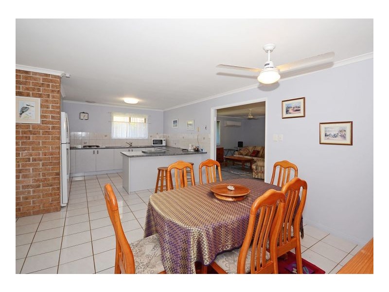 17 Debra Court, Urangan QLD 4655