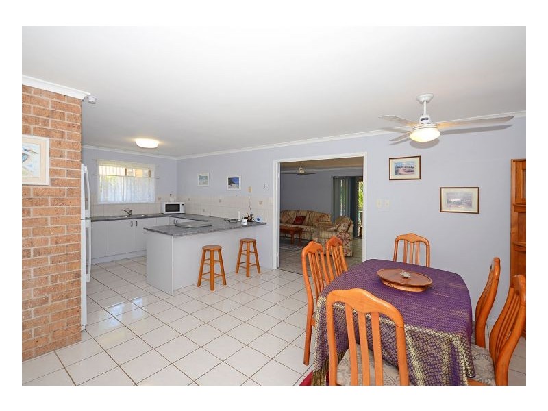 17 Debra Court, Urangan QLD 4655