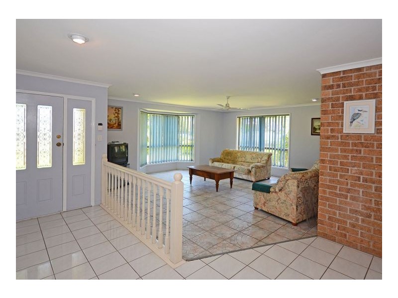 17 Debra Court, Urangan QLD 4655