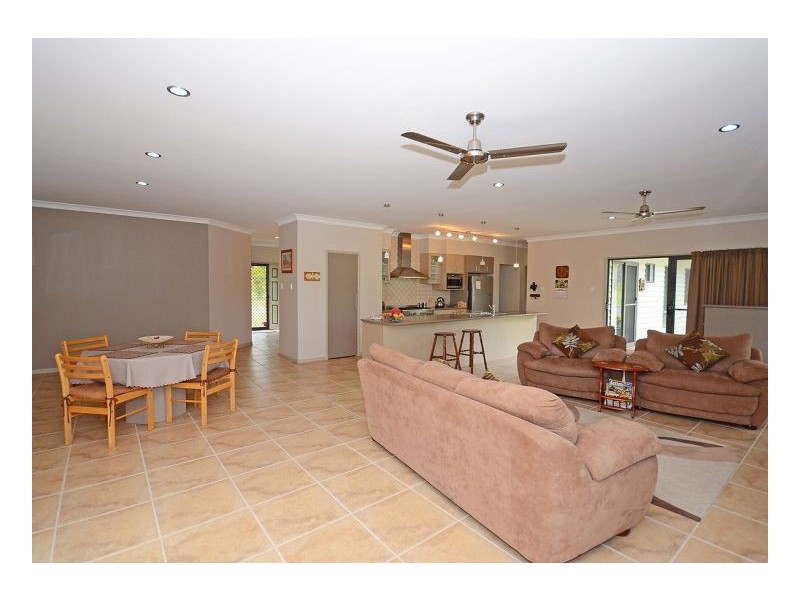 124 Barranjoey Drive, Sunshine Acres QLD 4655