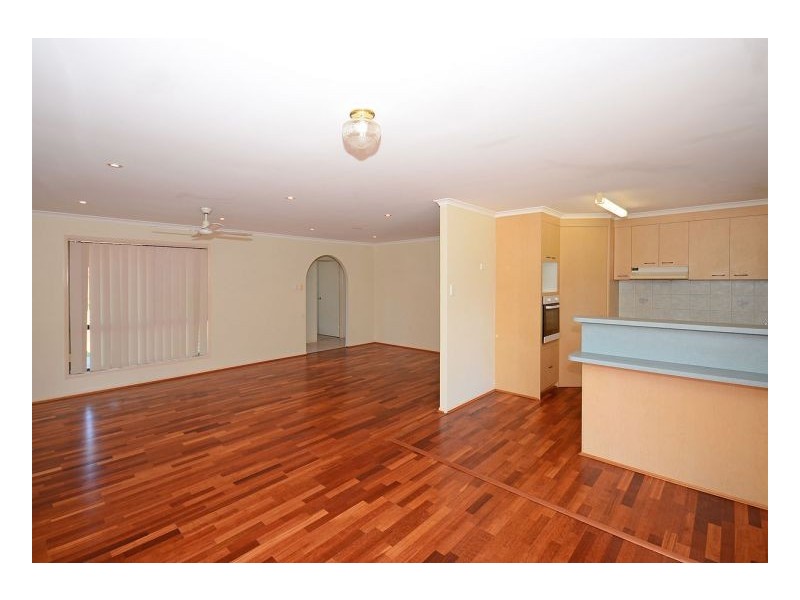 4 Figbird Close, Eli Waters QLD 4655