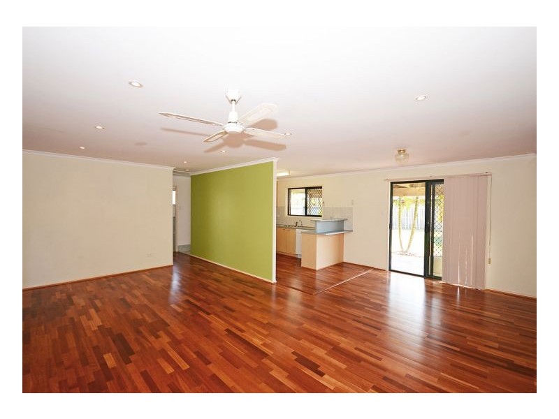 4 Figbird Close, Eli Waters QLD 4655