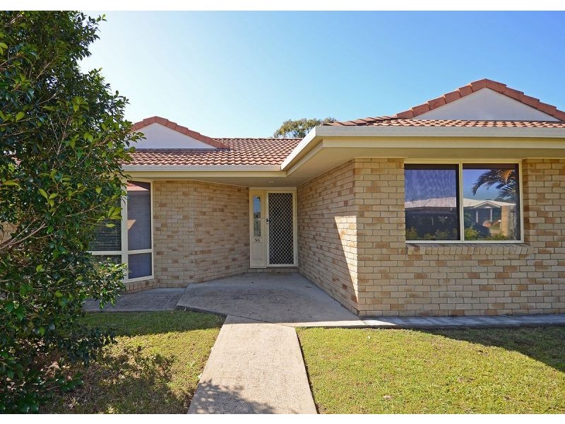 96 Robert Street, Urangan QLD 4655