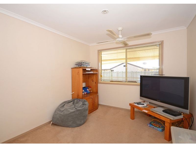 96 Robert Street, Urangan QLD 4655