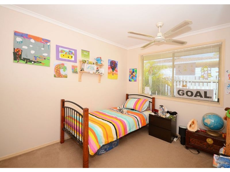 96 Robert Street, Urangan QLD 4655