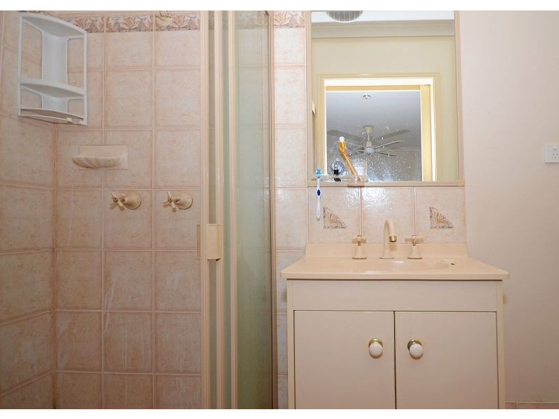 96 Robert Street, Urangan QLD 4655