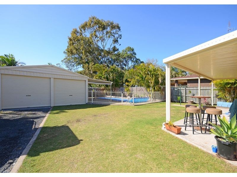 96 Robert Street, Urangan QLD 4655