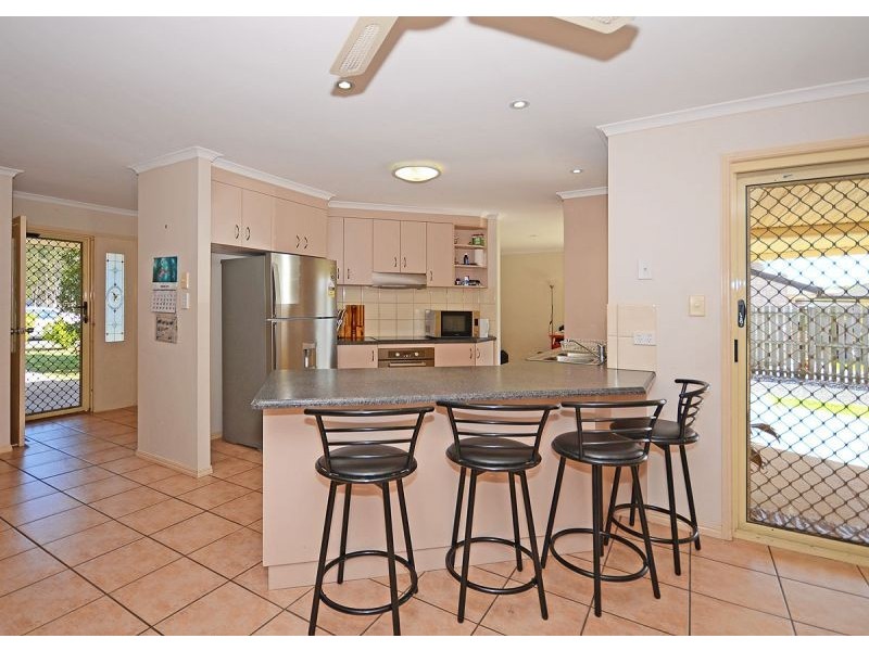 96 Robert Street, Urangan QLD 4655