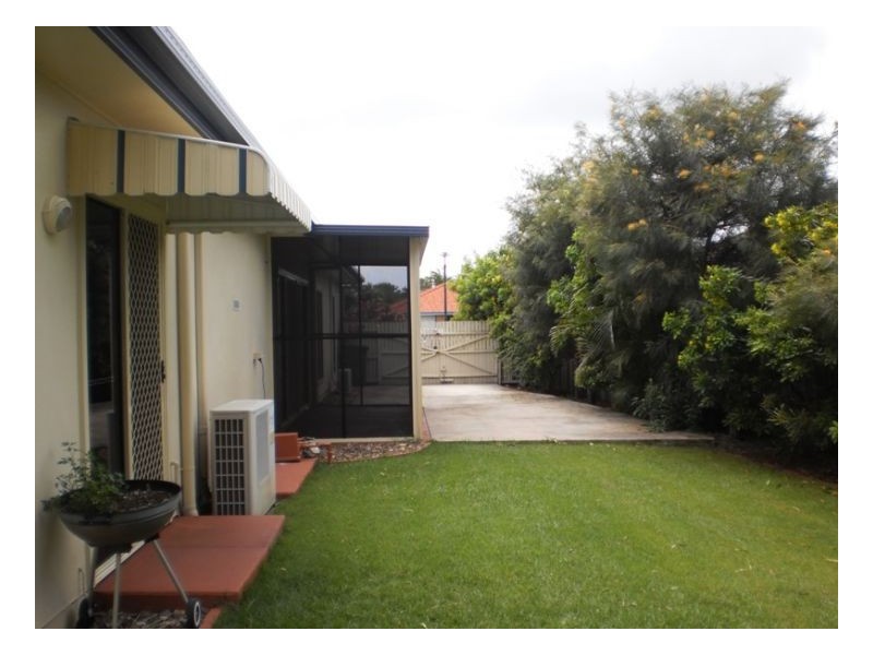 16 Tree View Parade, Toogoom QLD 4655