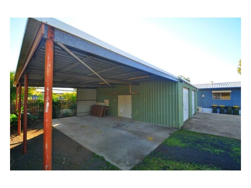 30 Park Street, Urangan QLD 4655