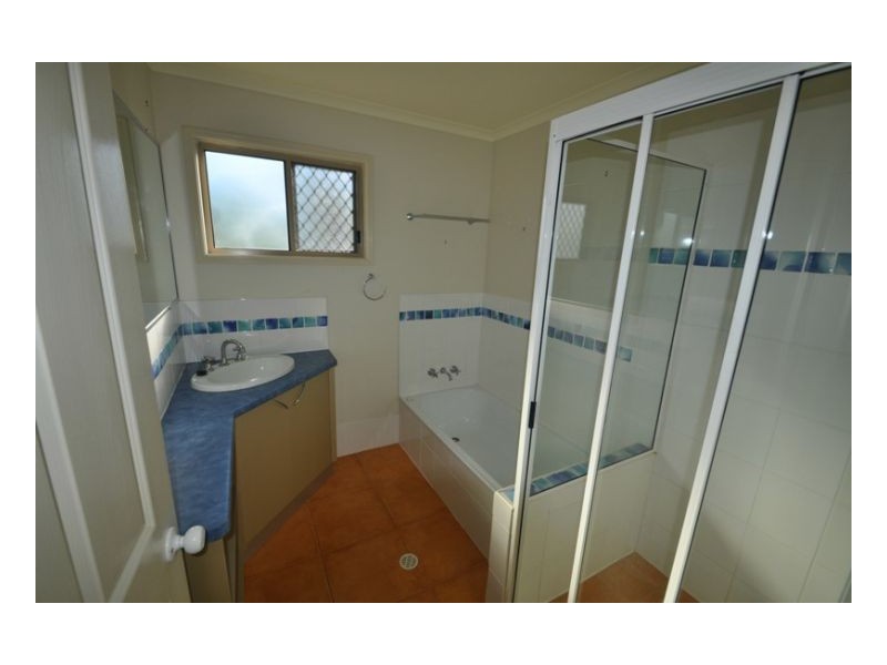 30 Park Street, Urangan QLD 4655