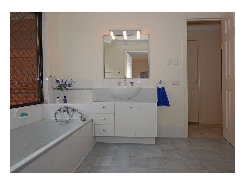 142-146 Christensen Street, Urraween QLD 4655
