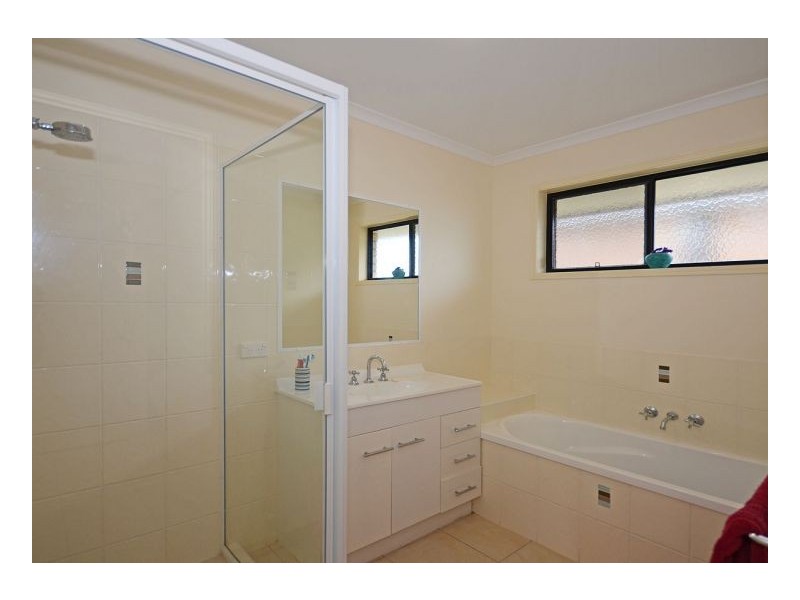 11 Mia Court, Wondunna QLD 4655
