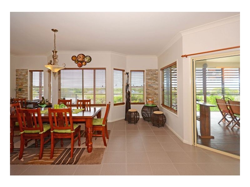 54 Windjammer Circuit, River Heads QLD 4655