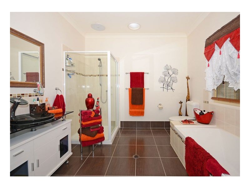 54 Windjammer Circuit, River Heads QLD 4655