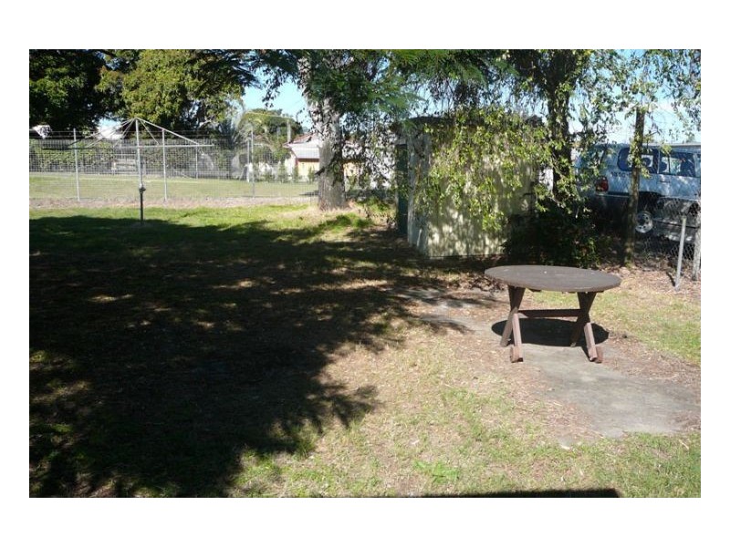 6 Florence Street, Urangan QLD 4655