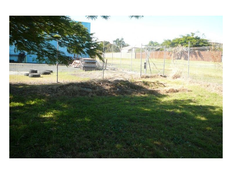 6 Florence Street, Urangan QLD 4655
