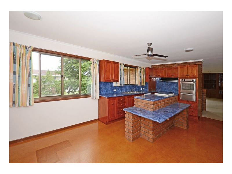 23 Hillcrest Avenue, Scarness QLD 4655