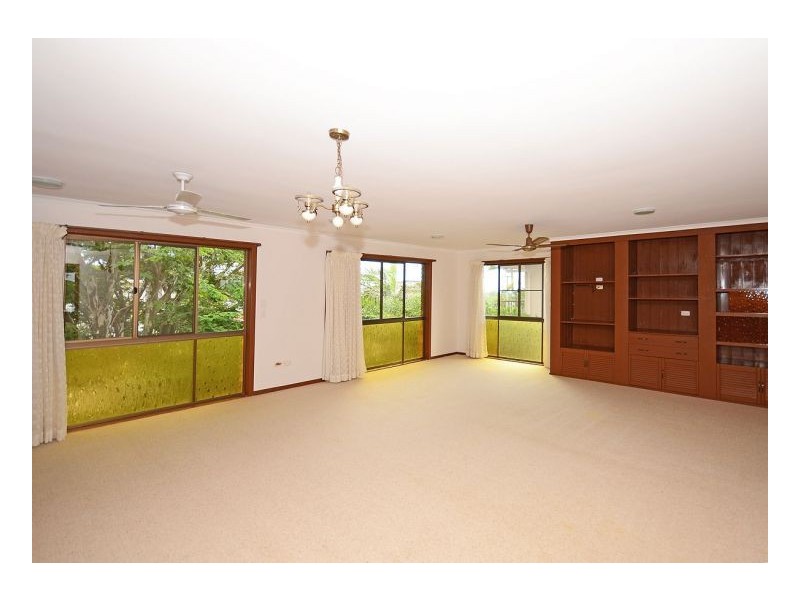 23 Hillcrest Avenue, Scarness QLD 4655