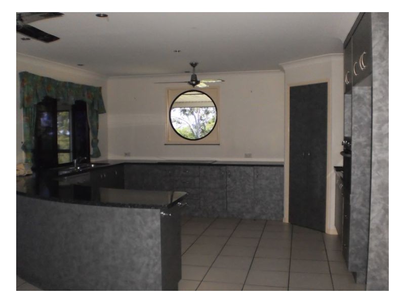 42 Foreshore Drive, Urangan QLD 4655