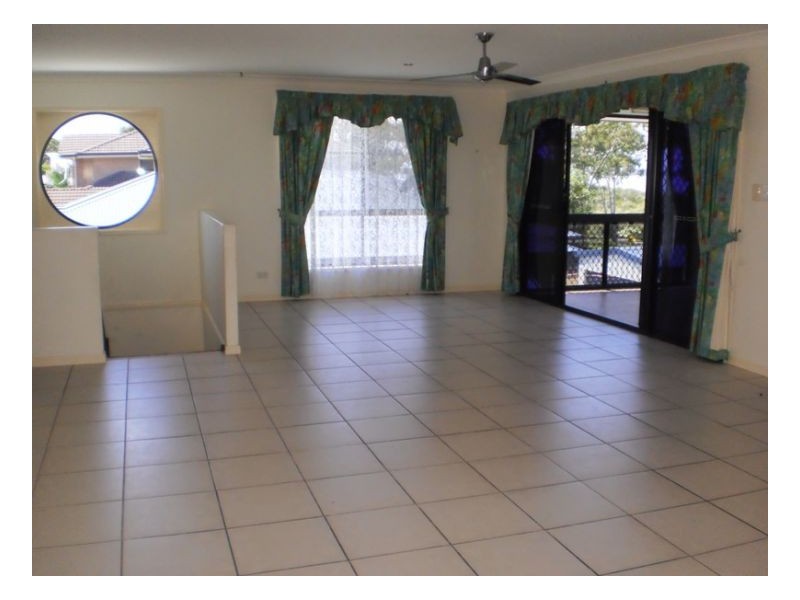 42 Foreshore Drive, Urangan QLD 4655