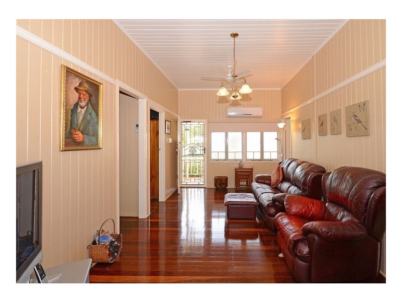 72 Honiton Street, Torquay QLD 4655